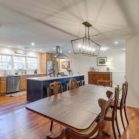 Spacious St Simons Island Vacation Rental With Pool! St. Simons Island Екстер'єр фото