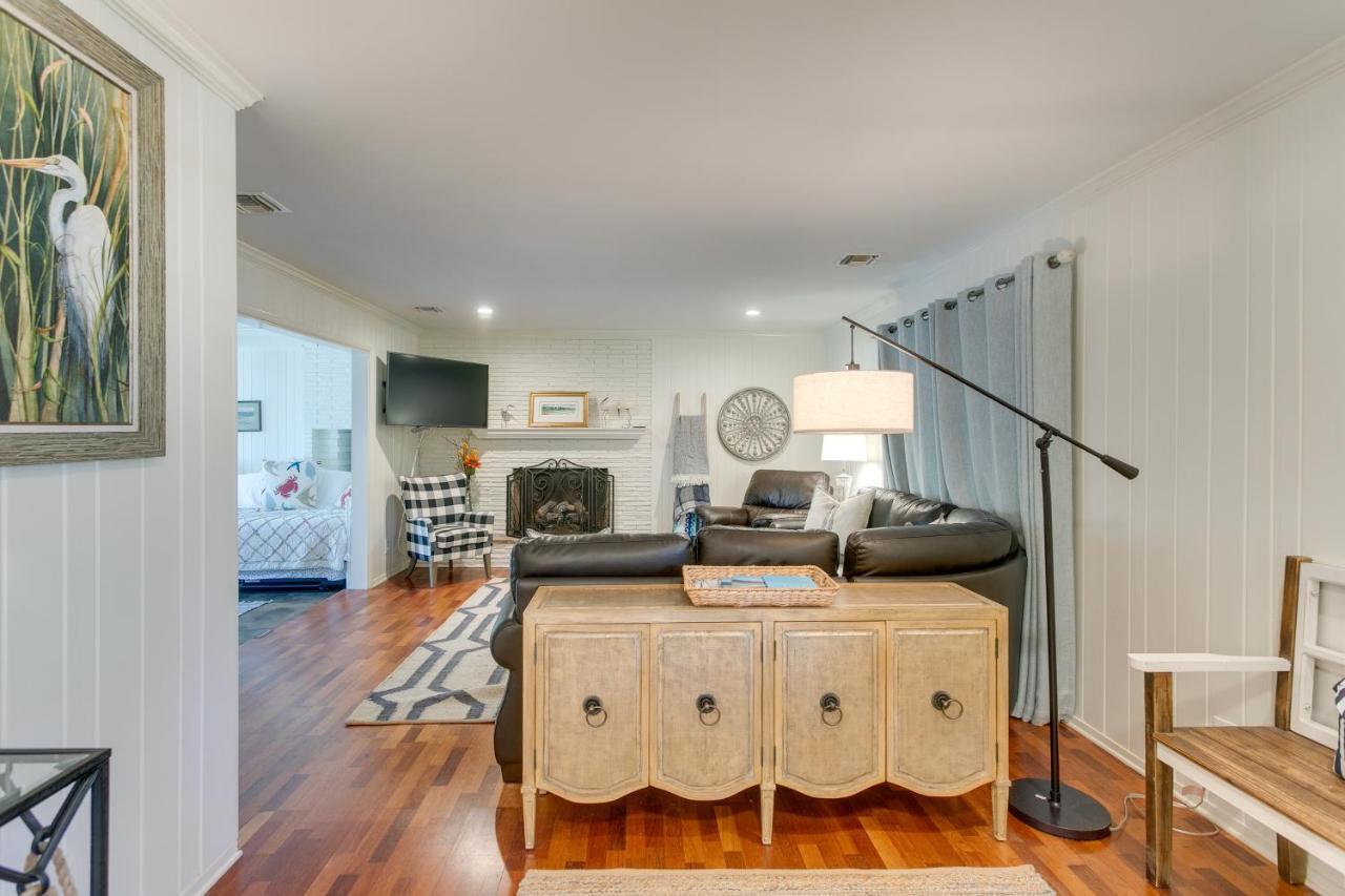 Spacious St Simons Island Vacation Rental With Pool! St. Simons Island Екстер'єр фото