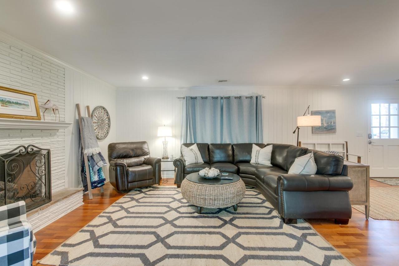 Spacious St Simons Island Vacation Rental With Pool! St. Simons Island Екстер'єр фото
