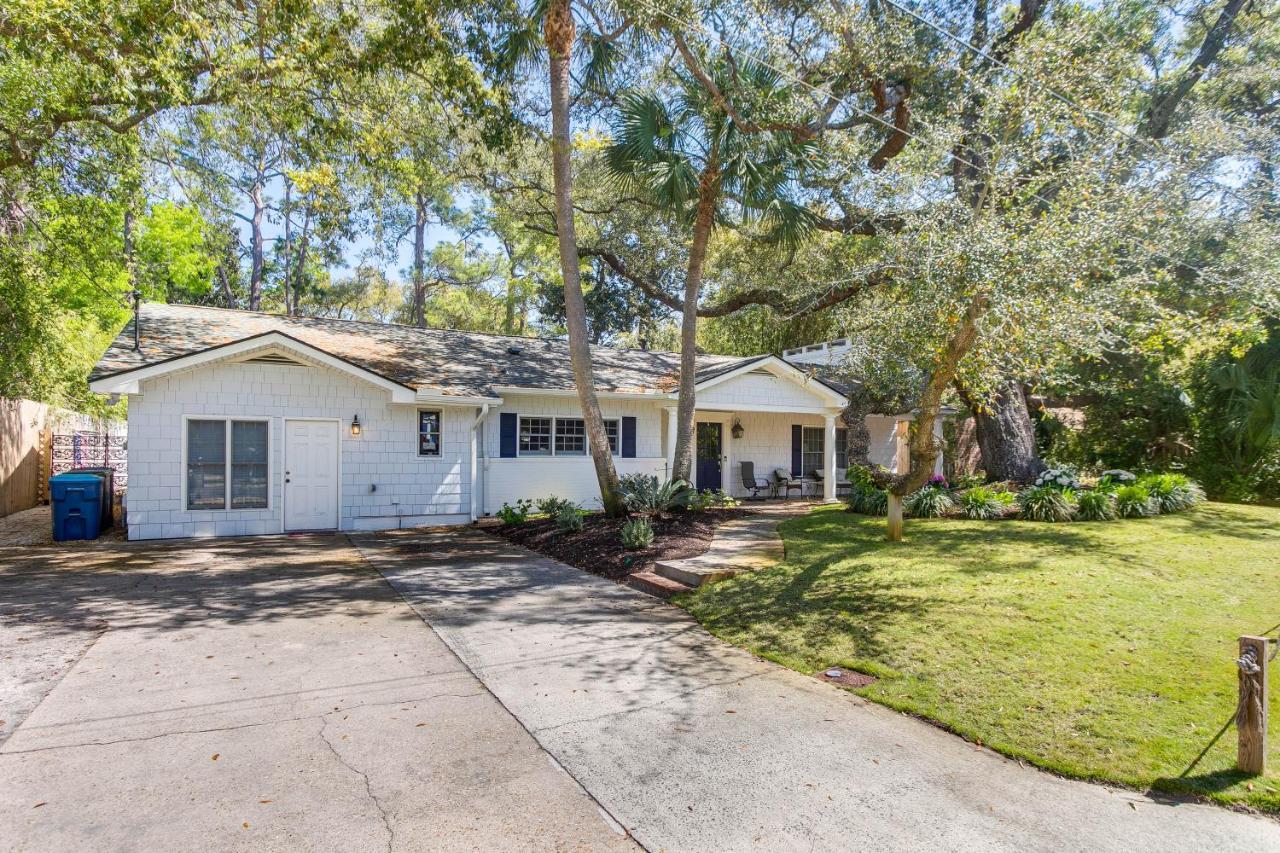 Spacious St Simons Island Vacation Rental With Pool! St. Simons Island Екстер'єр фото